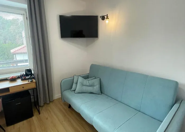 Terminal Family Airport Hostel Poznan