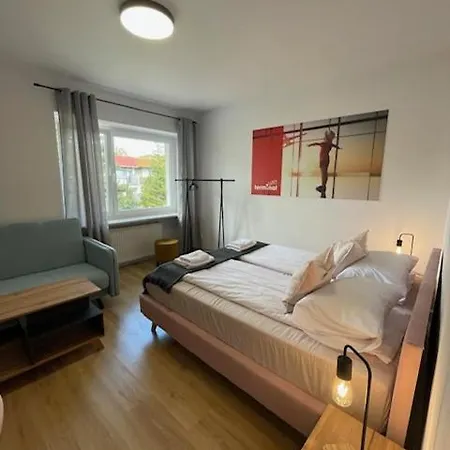 Terminal Family Airport Hostel *