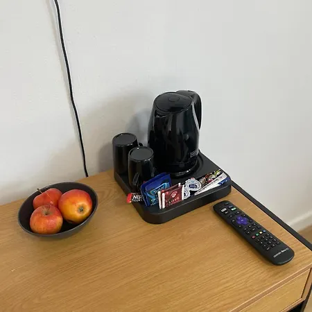 Terminal Family Airport אכסניה